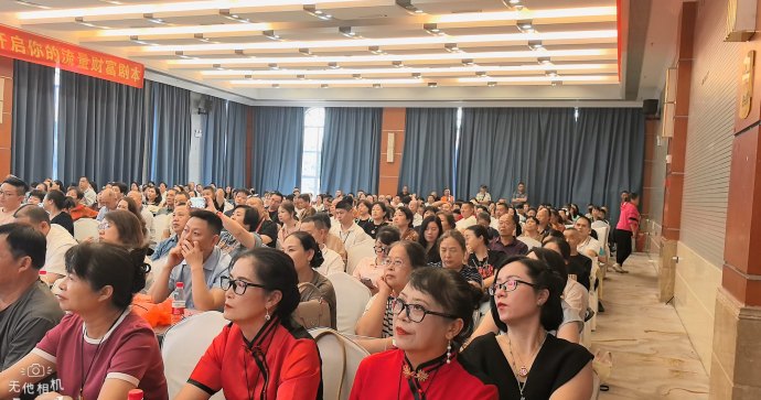 凤凰潮、有礼有剧已过时？2025下半场，“剧看看商城”凭什么成为黑马？